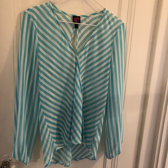 Bebe Open Backed Top - Picture 4 of 6